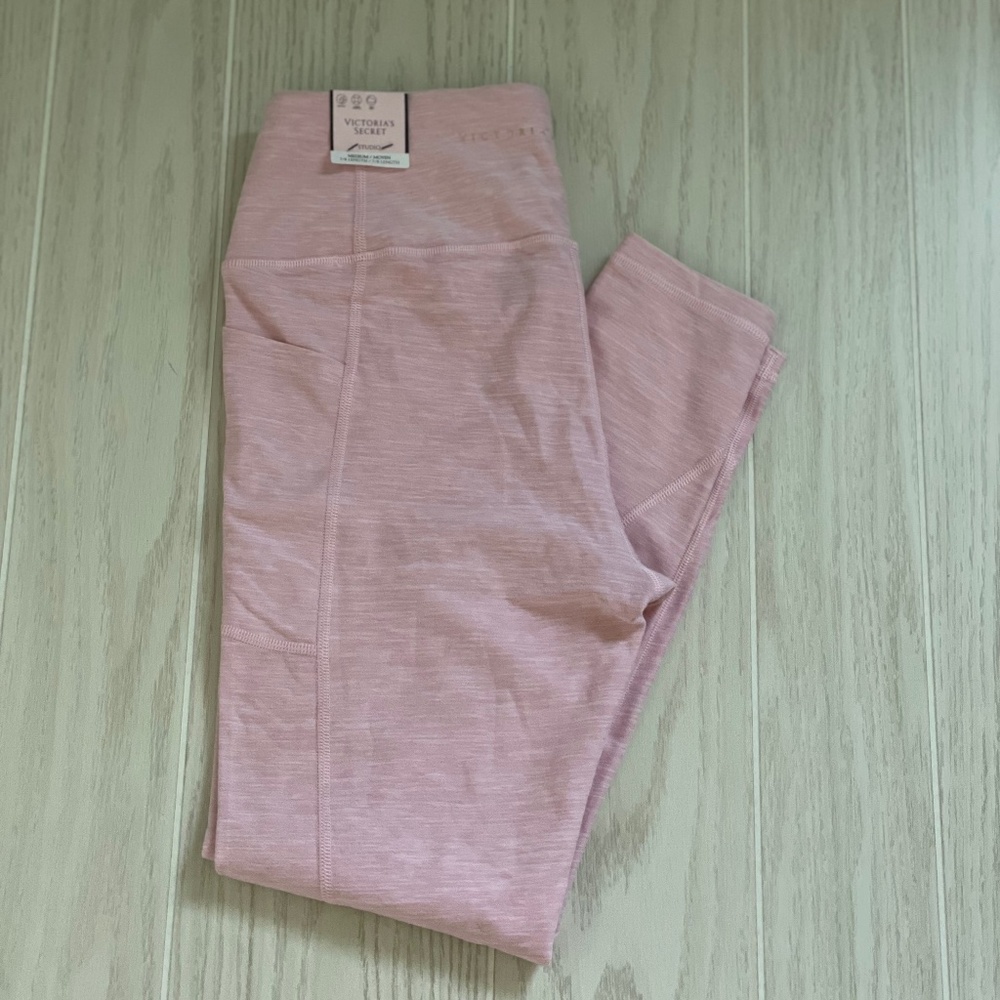 New With Tags Victoria Secret Leggings size Medium
